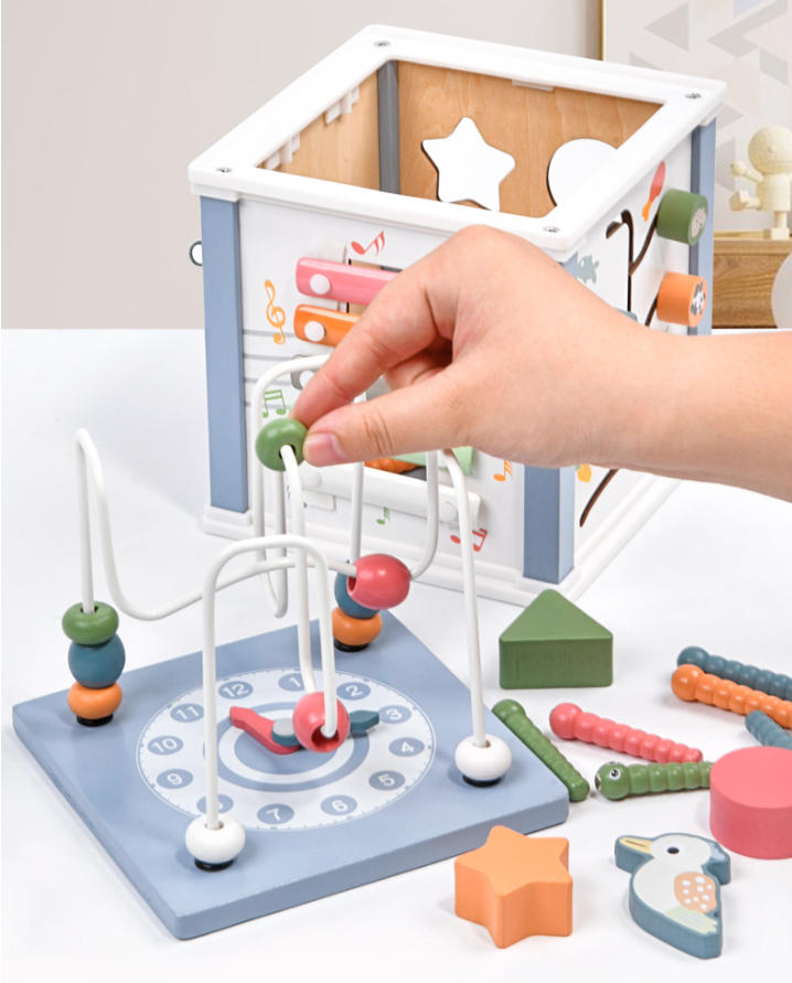 Nachhaltiger Motorikwürfel aus FSC®-Holz – Baby-Spielwürfel ab 1 Jahr | Montessori Activity Center mit vielfältigen Spielmöglichkeiten